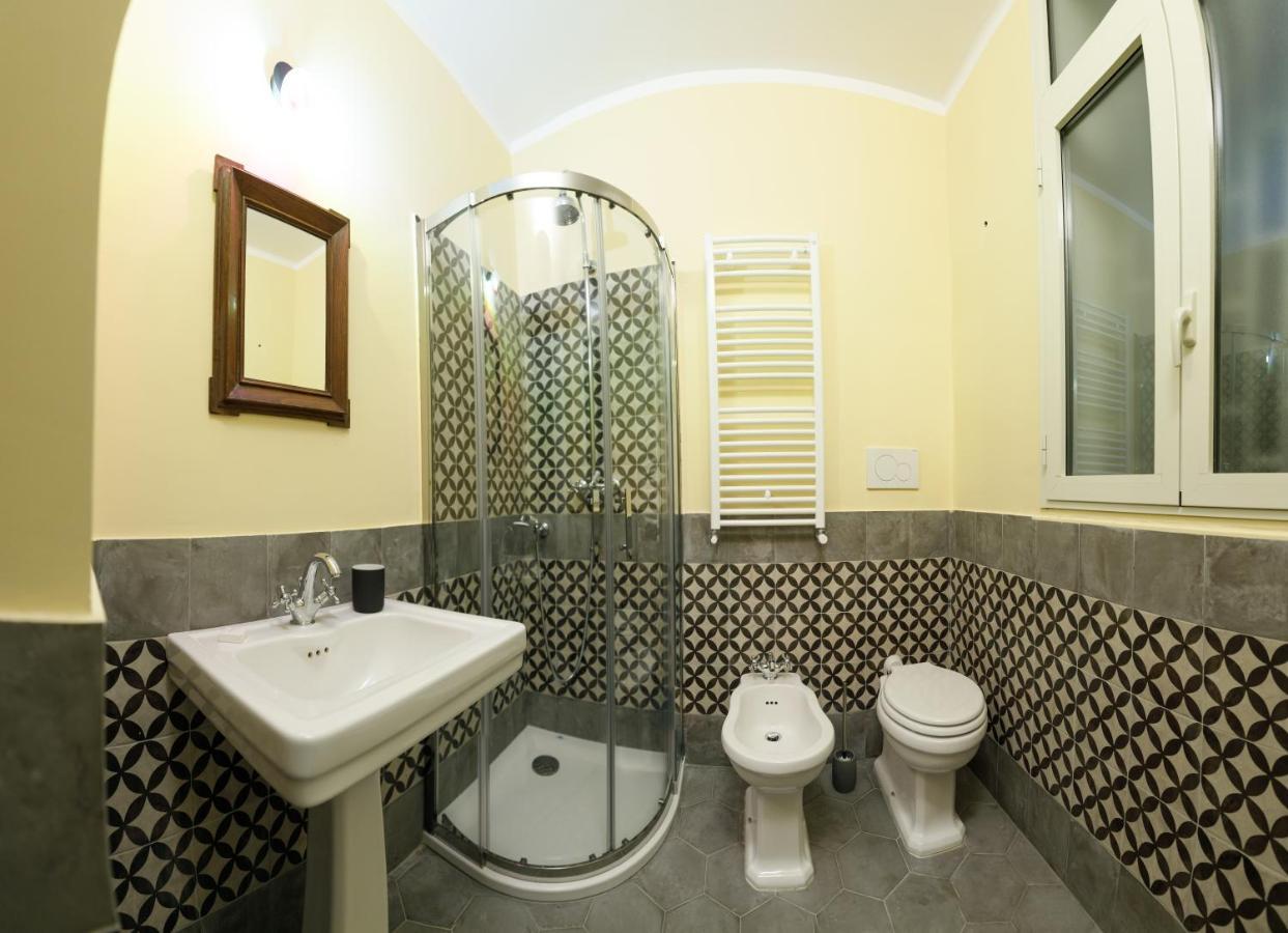 Bed and Breakfast Palazzo Introna Mola di Bari Exterior foto