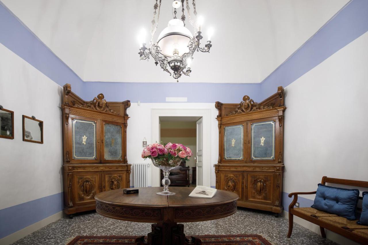 Bed and Breakfast Palazzo Introna Mola di Bari Exterior foto