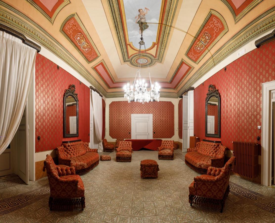 Bed and Breakfast Palazzo Introna Mola di Bari Exterior foto