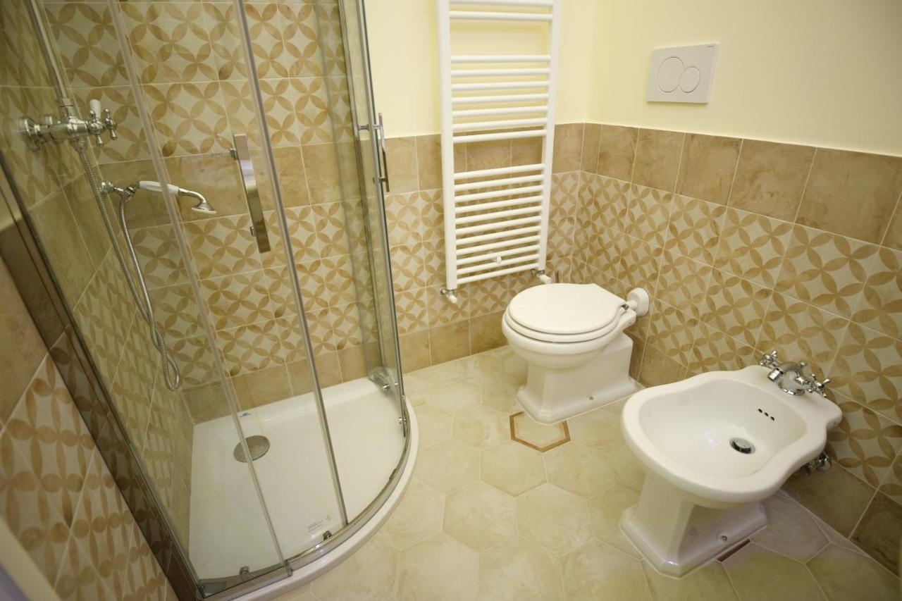 Bed and Breakfast Palazzo Introna Mola di Bari Exterior foto