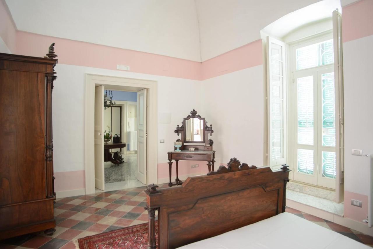 Bed and Breakfast Palazzo Introna Mola di Bari Exterior foto