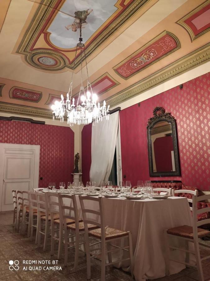 Bed and Breakfast Palazzo Introna Mola di Bari Exterior foto